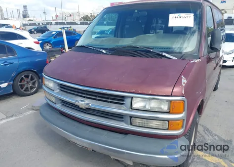 1998 Chevrolet Express z USA, uszkodzony, nr VIN 1GNFG15R6W1036174